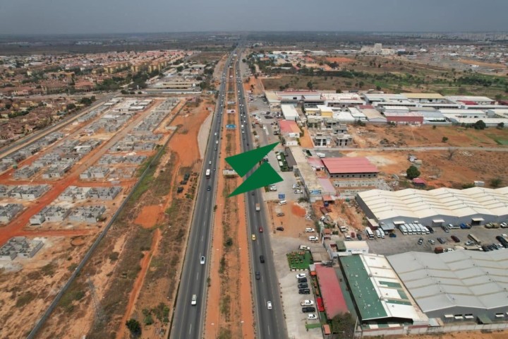 Venda Terreno de 20.000 m2 na via Expressa