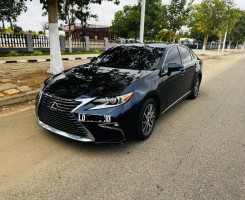 A venda LEXUS ES350