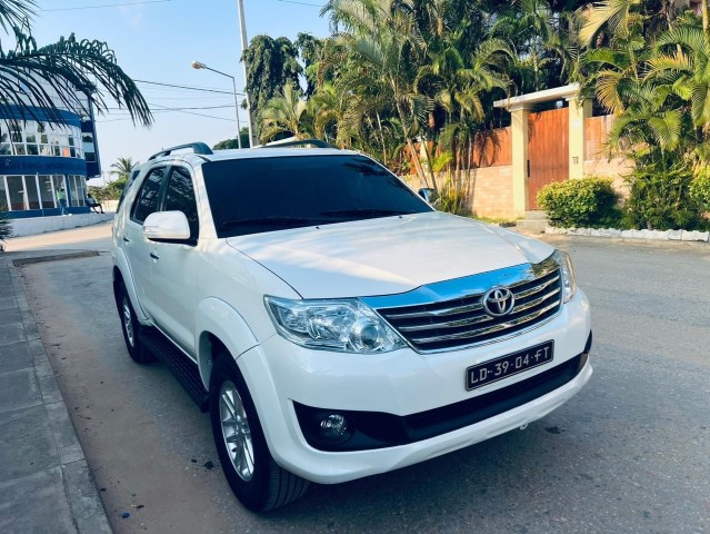 Venda TOYOTA FORTUNER
