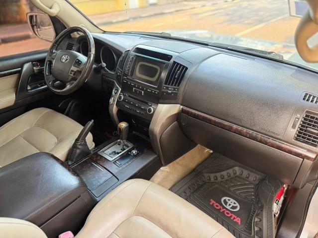 Venda Vendo Toyota Land Cruzer Limpo
