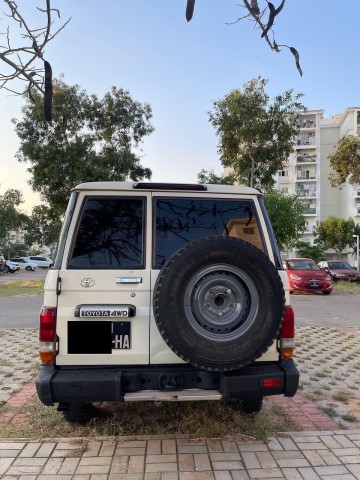 Venda Vendo Toyota Land Cruzer HZ
