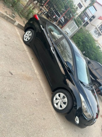 Venda HYUNDAI ELANTRA