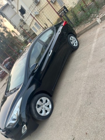 Venda HYUNDAI ELANTRA