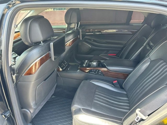 Venda HYUNDAI GENESIS | G900 (V8)