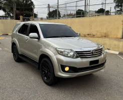 A venda TOYOTA FORTUNER