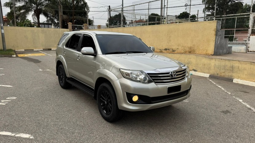 Venda TOYOTA FORTUNER