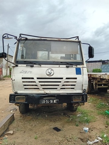 Venda Vendo dois camiões