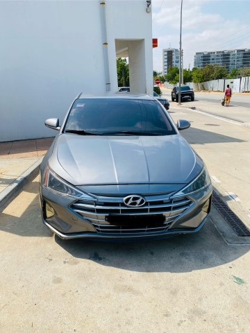 Venda HYUNDAI ELANTRA