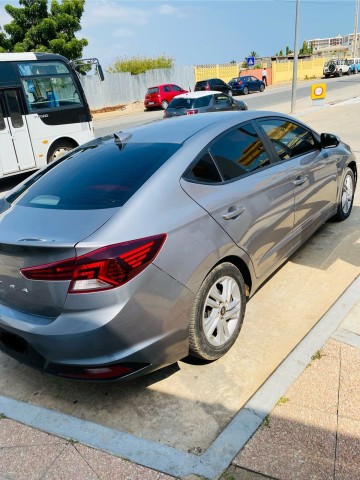 Venda HYUNDAI ELANTRA