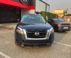 A venda NISSAN PATHFINDER