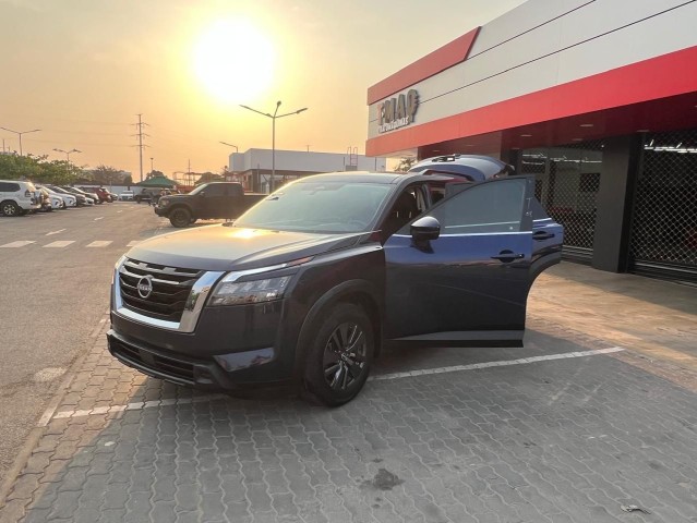 Venda NISSAN PATHFINDER