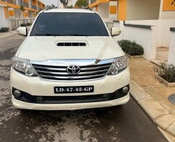 A venda TOYOTA FORTUNER