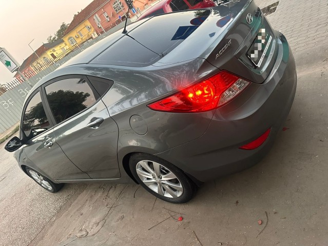 Venda HYUNDAI ACCENT