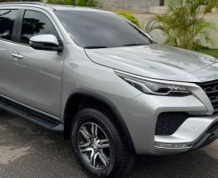 A venda TOYOTA FORTUNER