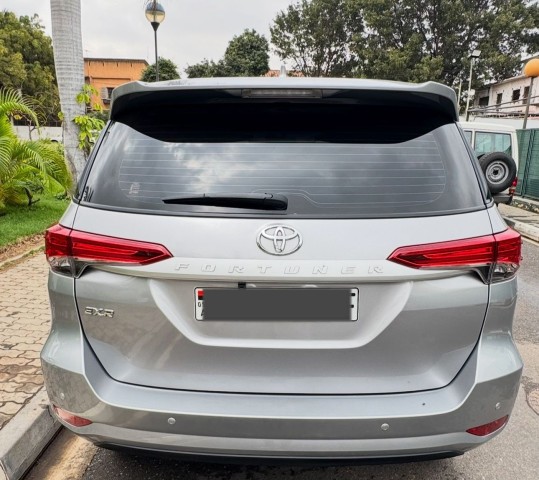 Venda TOYOTA FORTUNER