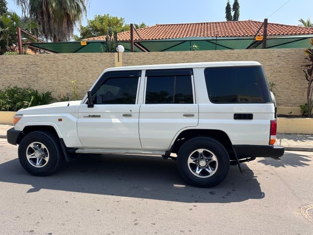 Venda TOYOTA LAND CRUISER EXECUTIVO