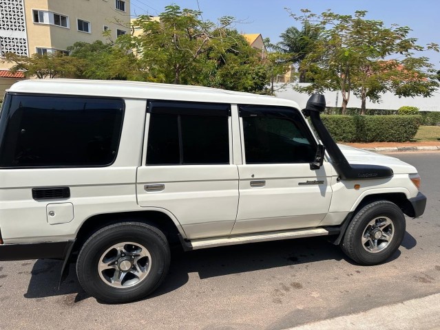 Venda TOYOTA LAND CRUISER EXECUTIVO
