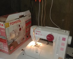 A venda Máquina de costura eléctrica