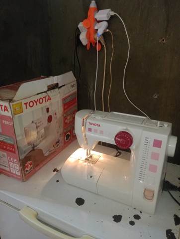 Venda Máquina de costura eléctrica