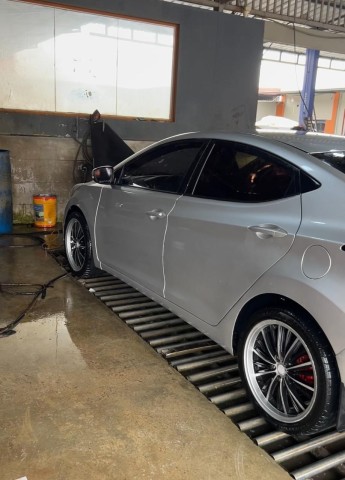 Venda Hyundai Elantra a venda