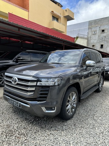 Venda Land CRUISER LC300