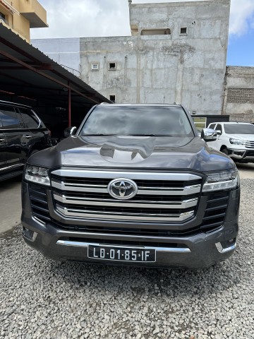 Venda Land CRUISER LC300