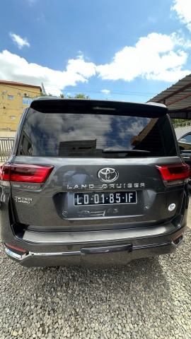 Venda Land CRUISER LC300