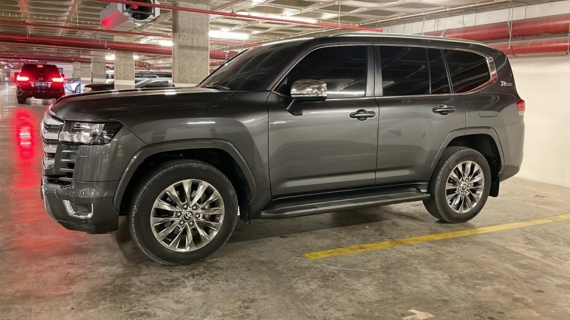 Venda Land CRUISER LC300