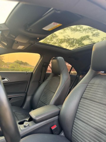 Venda MERCEDES-BENZ CLA250 Full Options