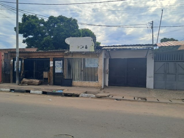 Venda Imóvel à Venda na Brigada T2 + Espaço comercial