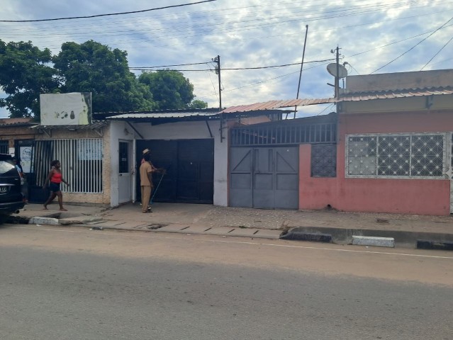 Venda Imóvel à Venda na Brigada T2 + Espaço comercial