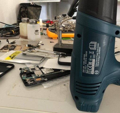 Venda Laboratório de reparação de todo tipo de telemóvel