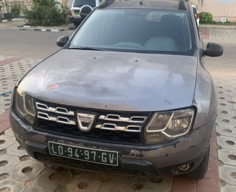 A venda Renault Duster 4x4