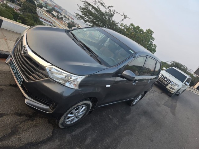 Venda TOYOTA AVANZA