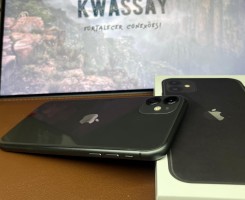 A venda IPhone 11 128GB (Quase Novo!