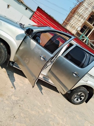 Venda TOYOTA HILUX | 2KD