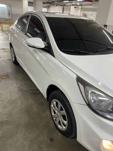 Venda HYUNDAI ACCENT | 2V 1.6