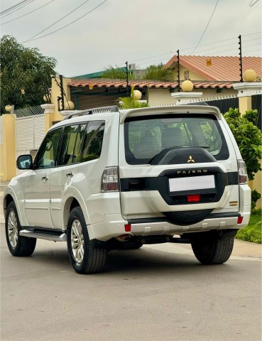 Venda MITSUBISHI PAJERO (3.8)