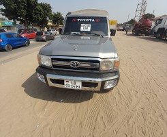 A venda Toyota land cruiser cabine simples