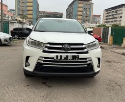 A venda TOYOTA HIGHLANDER