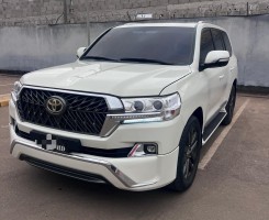 A venda TOYOTA LAND CRUISER VXR