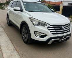 A venda HYUNDAI GRAND SANTA FE