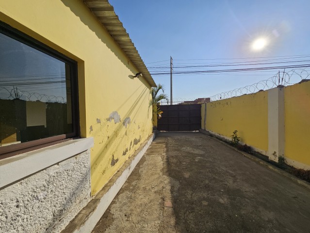 Venda CASA T3 LUBANGO
