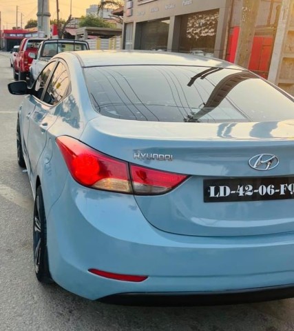 Venda HYUNDAI ELANTRA