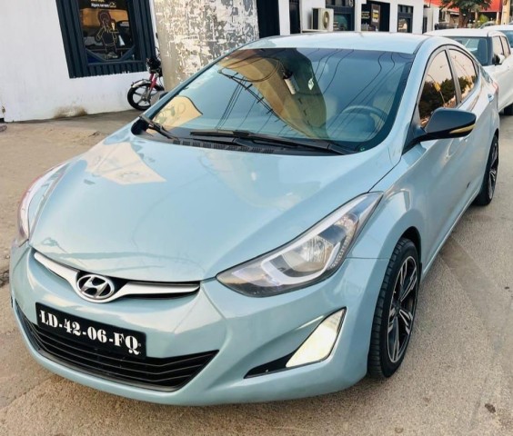 Venda HYUNDAI ELANTRA