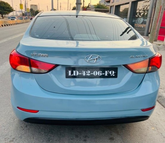 Venda HYUNDAI ELANTRA