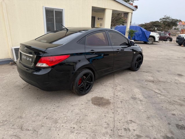 Venda HYUNDAI ACCENT