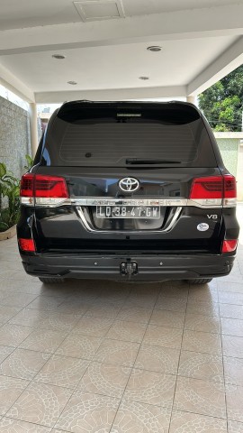 Venda TOYOTA LAND CRUISER