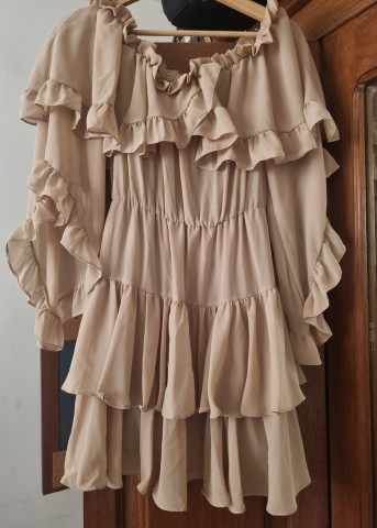 Venda Vestidos diversos dos Kz 15.000,00 a Kz 85.000,00