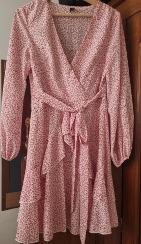Venda Vestidos diversos dos Kz 15.000,00 a Kz 85.000,00